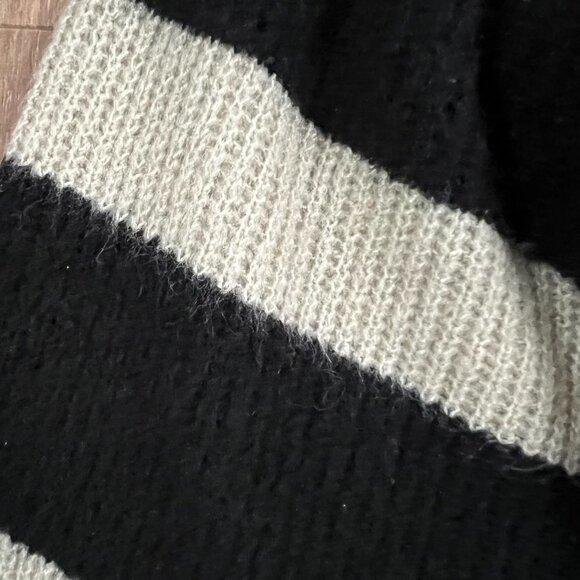 John + Jenn Super Soft Varsity Striped Crewneck Cropped Sweater Sz S - Picture 8 of 13